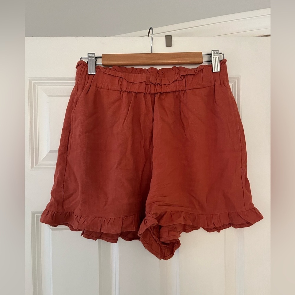 Linen Ruffle Hem Shorts - Picture 5 of 7
